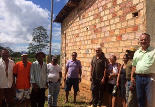 Vice-prefeito e SAAE visitam comunidade do Novo Paraíso