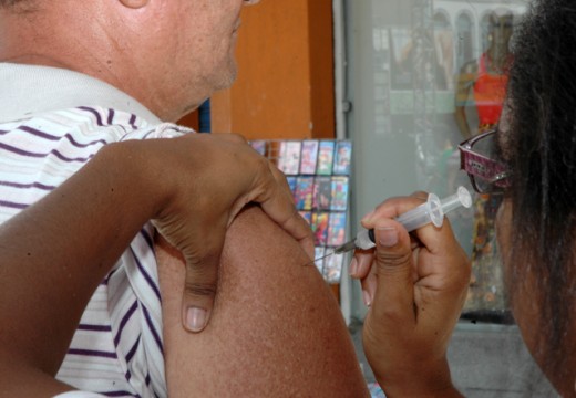 Postos mantêm vacina para Influenza