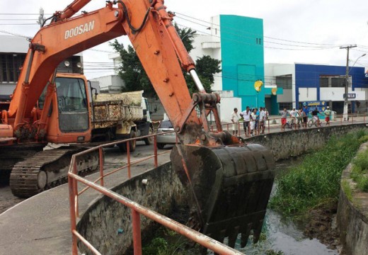 SEDEA limpa rios, lagoas e fontes
