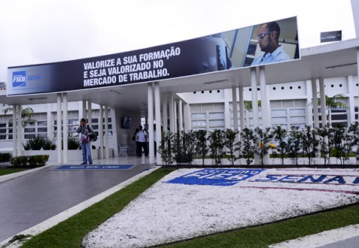 Prefeito participa de inauguração do SENAI