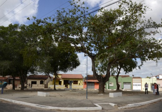 Prefeitura firma mais uma parceria para revitalização de praça