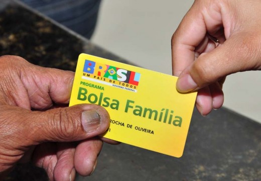 Prefeitura realiza atualização cadastral do Programa Bolsa Família na comunidade de Espuma
