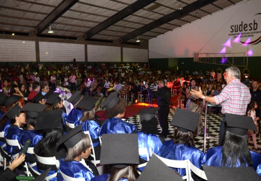 Prefeito marca presença em formatura do CETEP