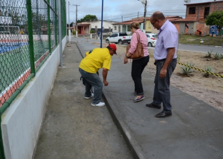 Prefeitura inaugura praça poliesportiva