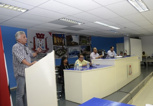 Notebooks são entregues aos professores e nas escolas da Rede Municipal