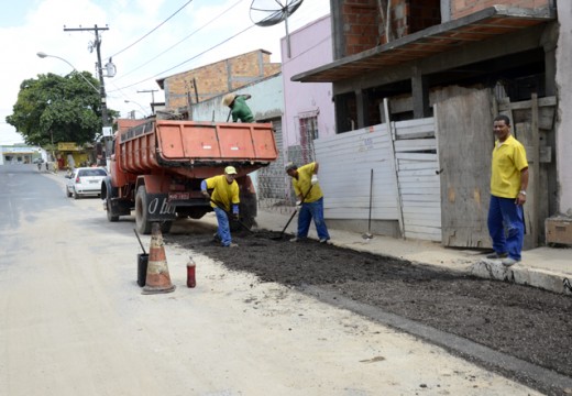 SECIN realiza operação tapa-buraco no Centro