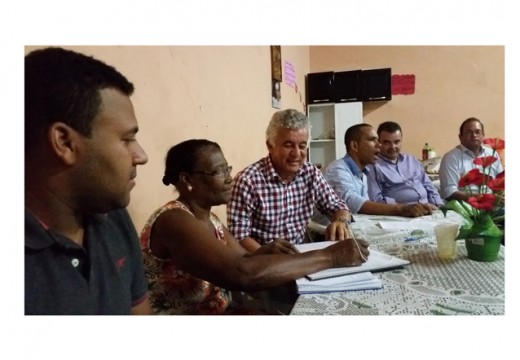 Prefeito conversa com agricultores de Boa União