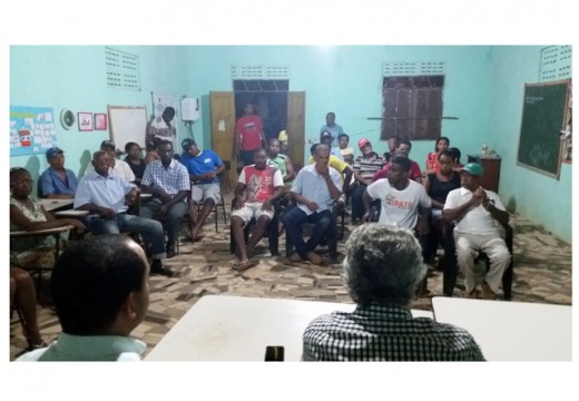 Prefeito ouve moradores da Capoeira