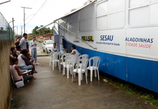 Ônibus da Saúde atende comunidades de matrizes africanas