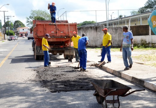 Prefeitura continua com a Operação Alagoinhas é Limpeza