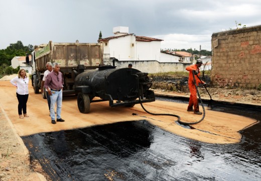 Prefeitura inicia pavimentação em Rua da ‘Hemovida’