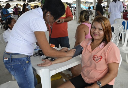 Serviços gratuitos para mulheres são oferecidos durante todo o dia na Feira do Caçuá
