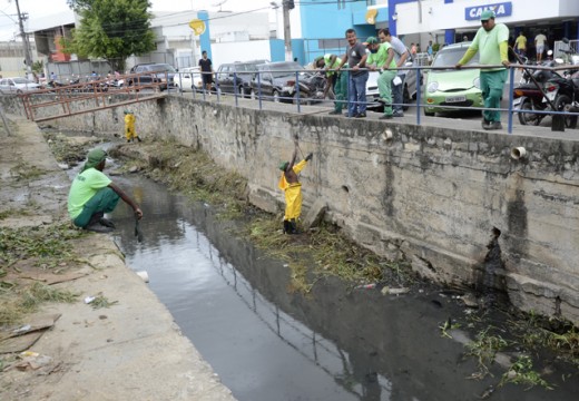 SESEP realiza limpeza do Rio Catu