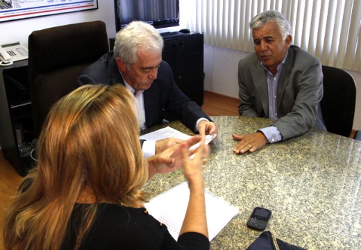 Prefeito participa de reunião com senador Otto Alencar