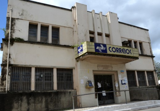 Prefeito e deputado cobram posicionamento dos Correios