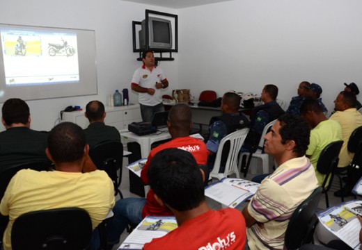 Agentes da Guarda Municipal e SMTT recebem curso de formação