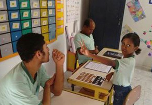 Dia Nacional dos Surdos é comemorado na rede municipal de ensino