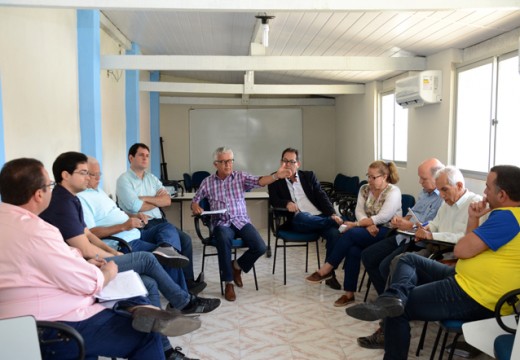 Prefeitura reúne forças empresariais e apresenta propostas ao comércio