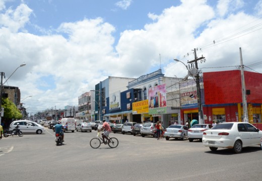 Comércio funciona normal em Alagoinhas nesta segunda, 19