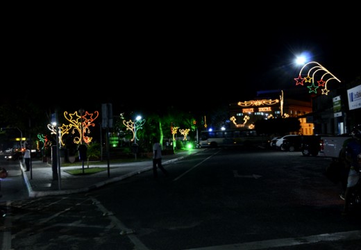 Alagoinhas recebe iluminação para Festas de fim de ano
