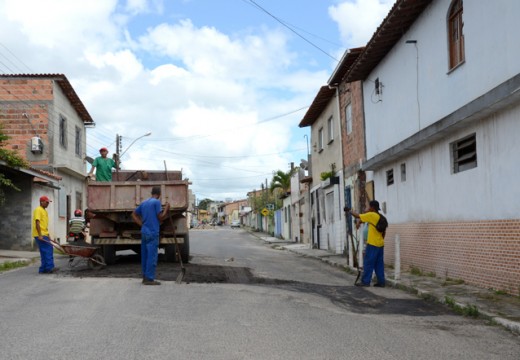 Prefeitura mantém operação “tapa buracos”