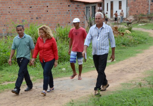 Prefeitura fiscaliza obras no Riacho da Guia e programa novas intervenções