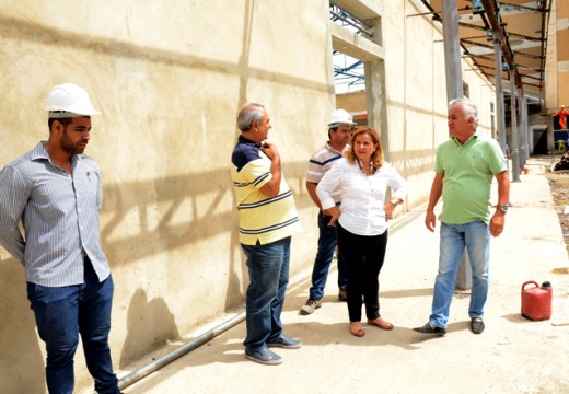 Prefeito visita obras da Estação de transbordo para vans