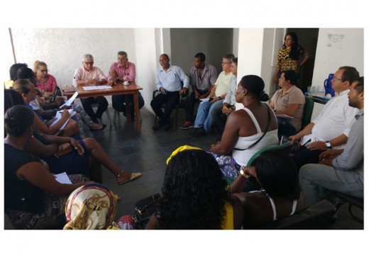 Prefeitura reúne entidades sobre padronização dos vendedores de acarajé