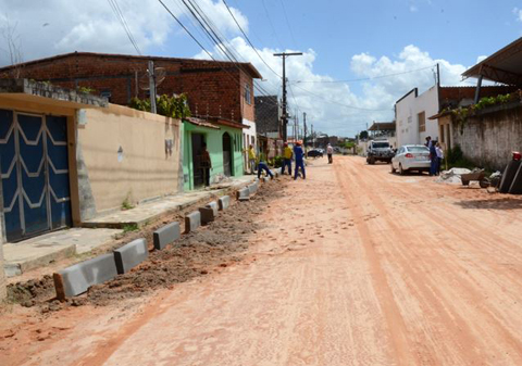 Prefeitura executa obras de Infraestrutura na Rua Santa Maria