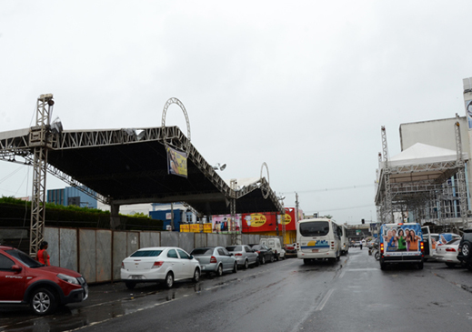 Estruturas do Alafolia estão sendo montadas