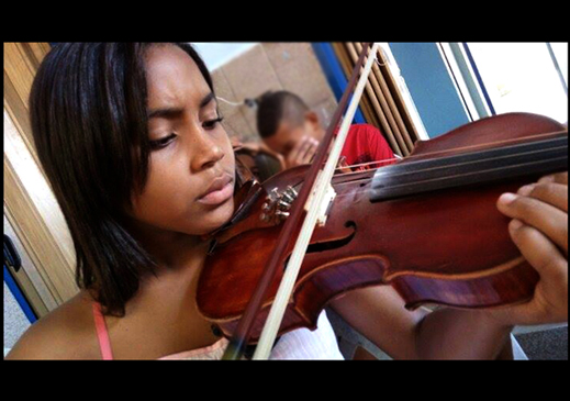 Projeto Violinos Mágicos segue cronograma de aulas nos Distritos