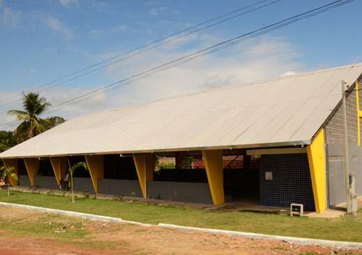 SEDUC inaugura quadra poliesportiva no Barreiro