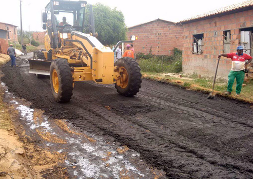 Prefeitura pavimenta Loteamento Magnólia Guerra no Riacho da Guia