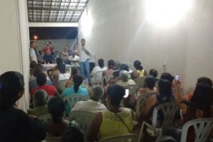 Joaquim Neto em reunião na Associação de Moradores da Vila Marçal - Divulgação WEB