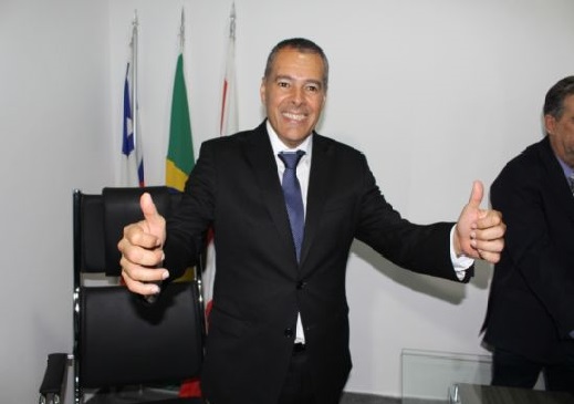 Em discurso de posse, Joaquim Neto defende progresso com sustentabilidade para Alagoinhas
