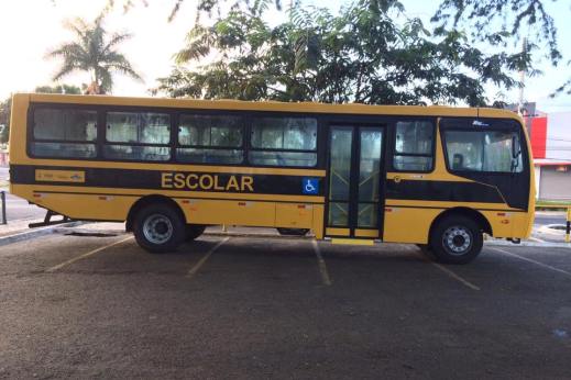 Alagoinhas passa a ter ônibus escolar adaptado para cadeirantes