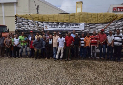 Prefeitura de Alagoinhas entrega mais 40 toneladas de adubo pelo programa Fertilizar o Solo