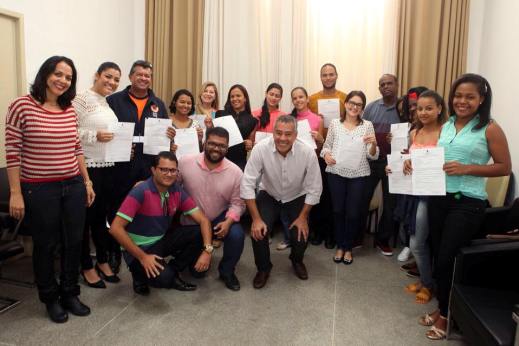 Prefeitura dá posse a novos servidores da Saúde, Educação e Assistência Social