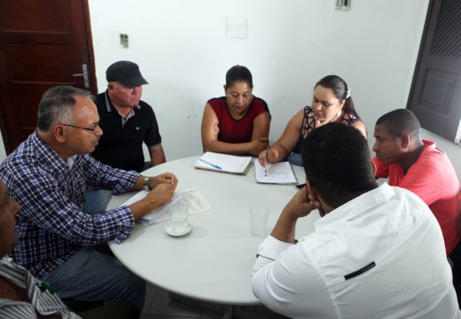 SEMAG reúne cooperativa de agricultura familiar e secretários do município em encontro