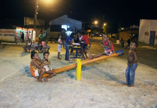 SESEP realiza operação Banho de Luz e recuperação de praça no Santo Antônio