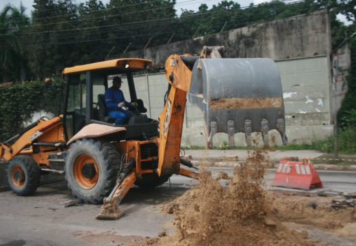 Equipe técnica do SAAE vistoria obras do PAC 1 na Dantas Bião