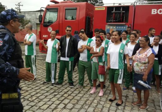 Guarda Municipal promove encontro entre alunos da Pestalozzi e Corpo de Bombeiros
