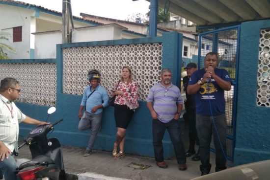 SINDAE impede entrada de funcionários e descumpre lei durante paralisação no SAAE