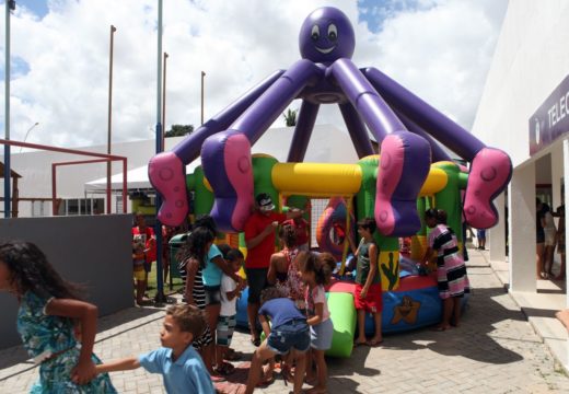 Prefeitura realiza festa em comemoração ao Dia das Crianças na Praça do CEU