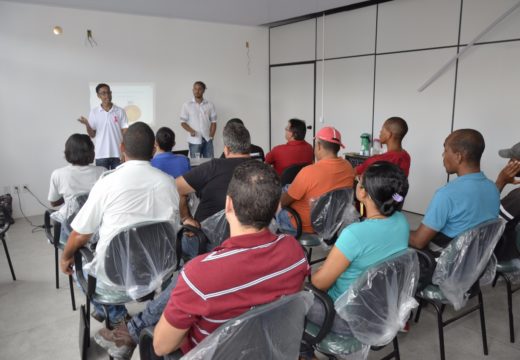 Com maioria masculina na plateia, SEDEA promove palestra sobre câncer de colo do útero