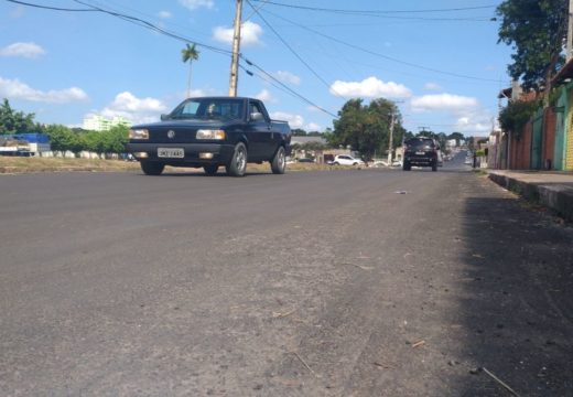 Prefeitura entrega repavimentação total da rua Maurício Teles