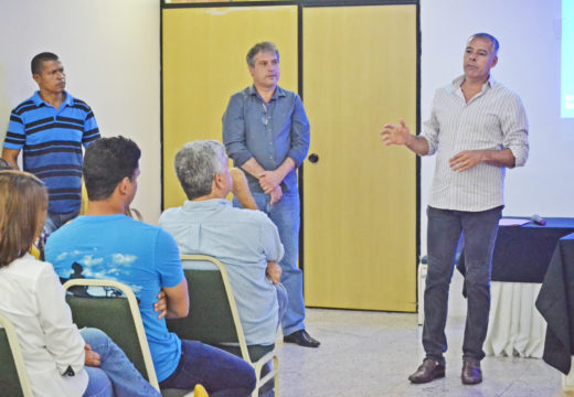 Prefeito participa de encontro com comerciantes para discutir a revitalização da Praça Rui Barbosa