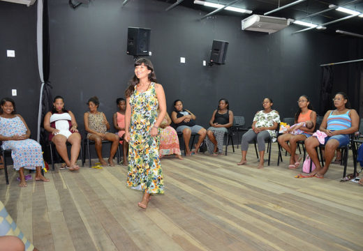 Gestantes experimentam tarde de meditação no CRAS da Praça do CEU