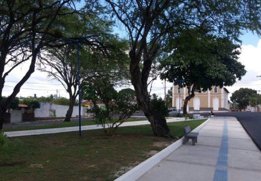 Praça de Alagoinhas Velha recebe iluminação de LED