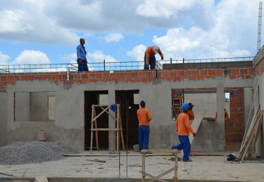 Prefeitura segue em ritmo acelerado para construção da Escola Érico Veríssimo, na Capoeira